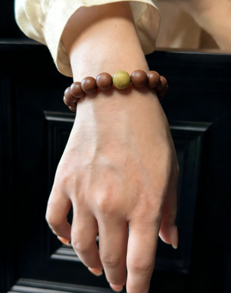 Natural herbal aromatherapy beads bracelet, Jade Hall Spring magnolia calming wellness bracelet, mood soothing Chinese traditional craft jewelry