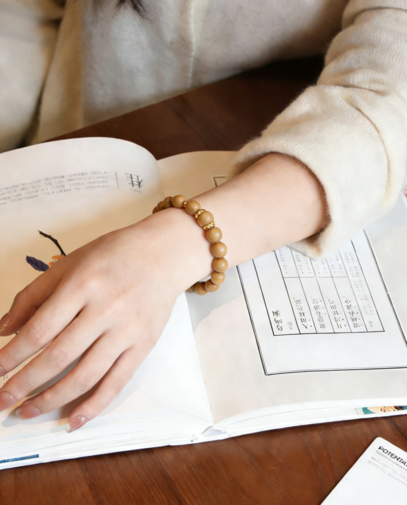 Handmade Jade Hall Spring magnolia incense beads bracelet, traditional Chinese ancient aromatherapy craft, oriental elegant cultural jewelry for daily wear